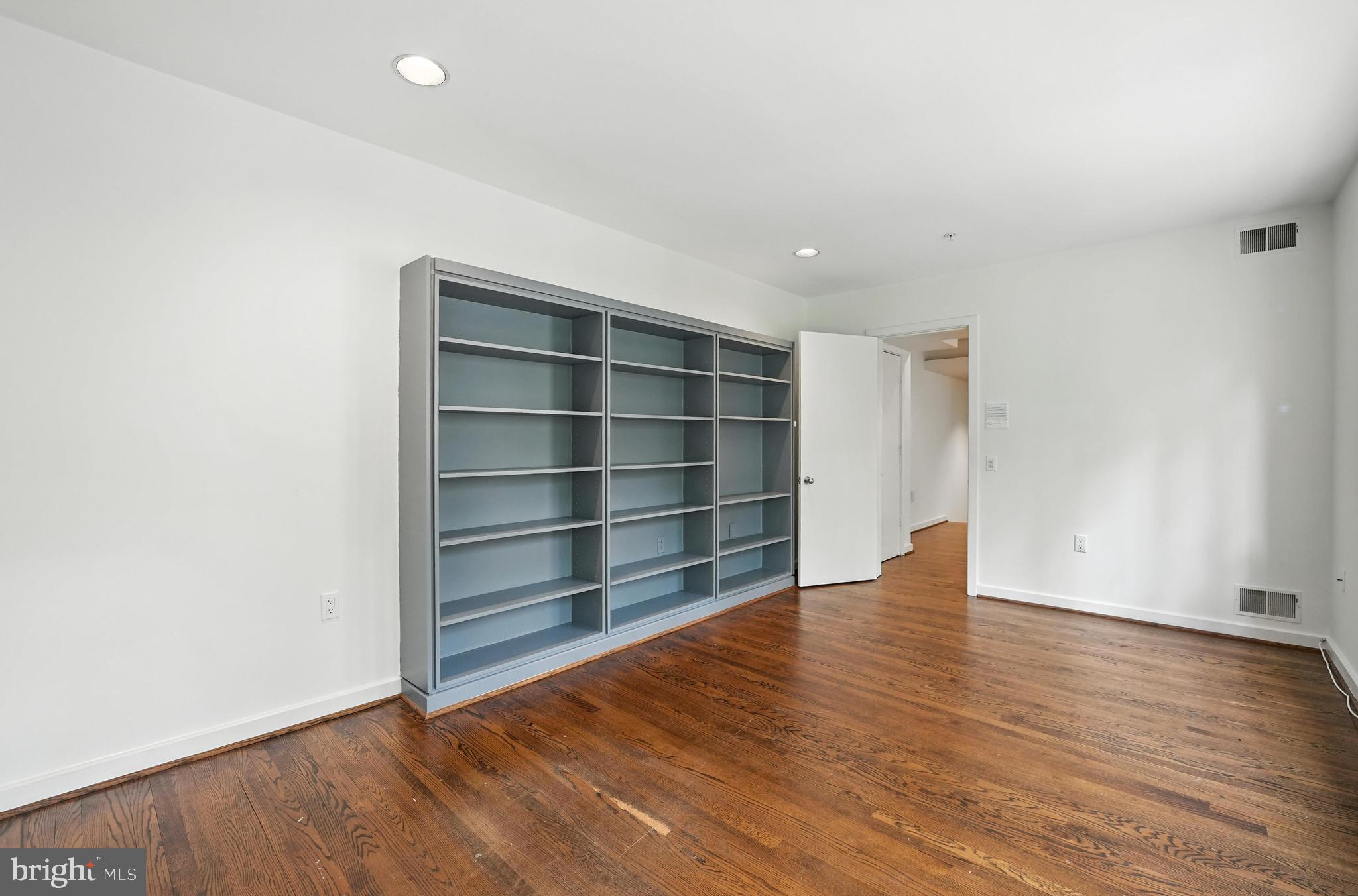 6702 OREGON AVENUE NW