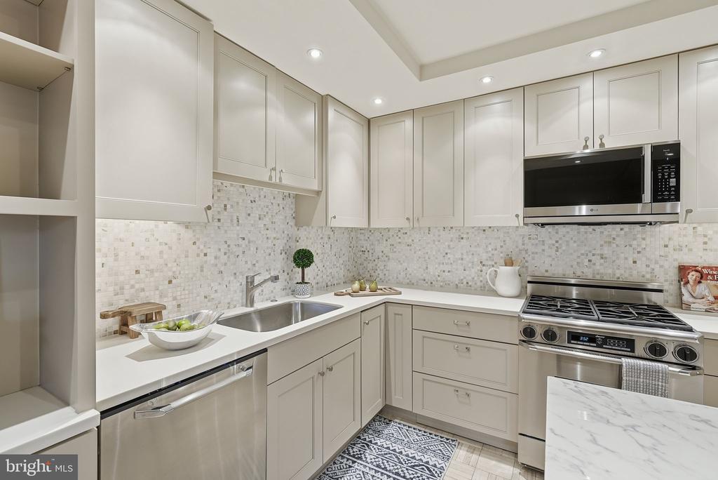 2475 VIRGINIA AVENUE NW 325/326