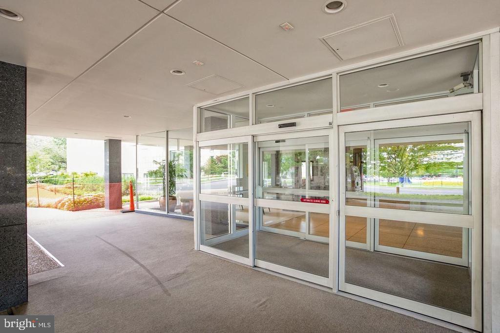 2475 VIRGINIA AVENUE NW 325/326