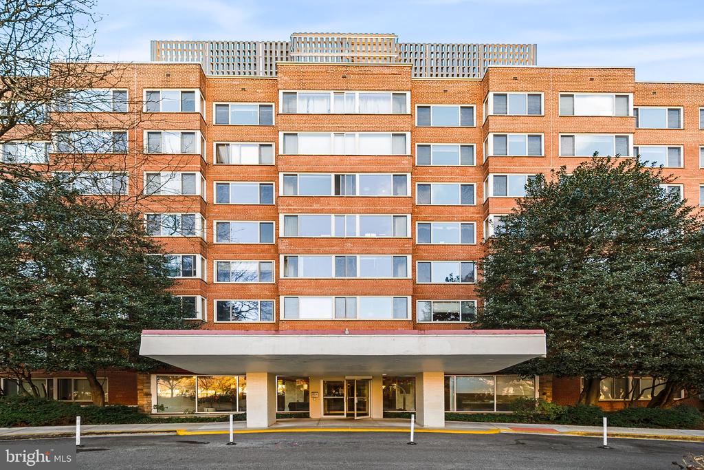 4000 TUNLAW ROAD NW Unit: 811