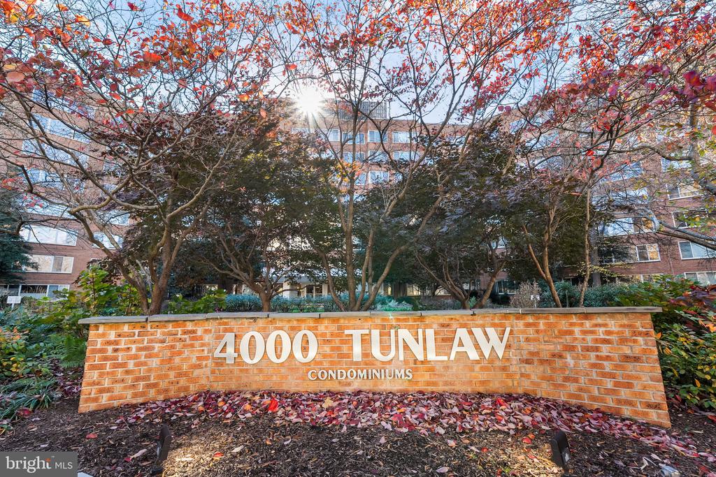 4000 TUNLAW ROAD NW Unit: 811