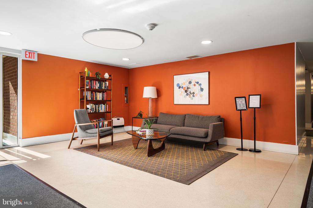 4000 TUNLAW ROAD NW Unit: 811