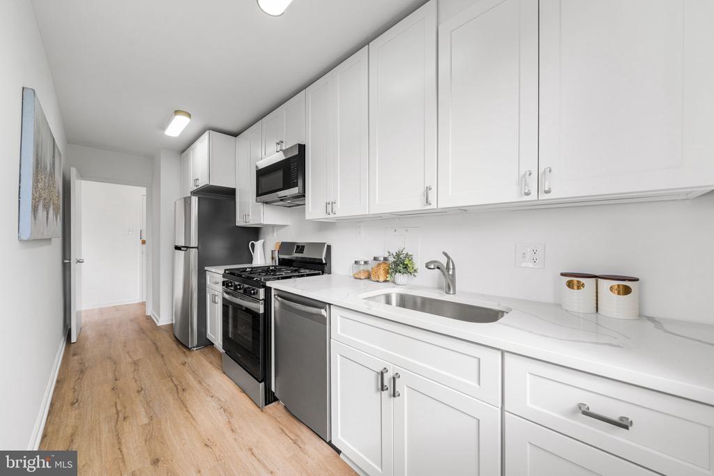 4000 TUNLAW ROAD NW Unit: 811