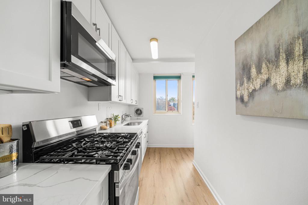 4000 TUNLAW ROAD NW Unit: 811