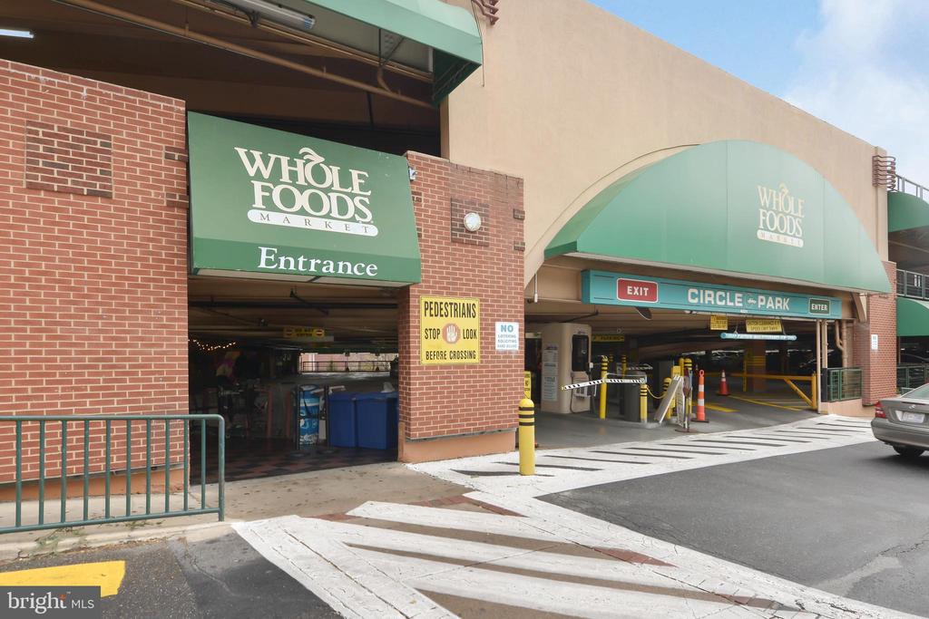4000 TUNLAW ROAD NW Unit: 811