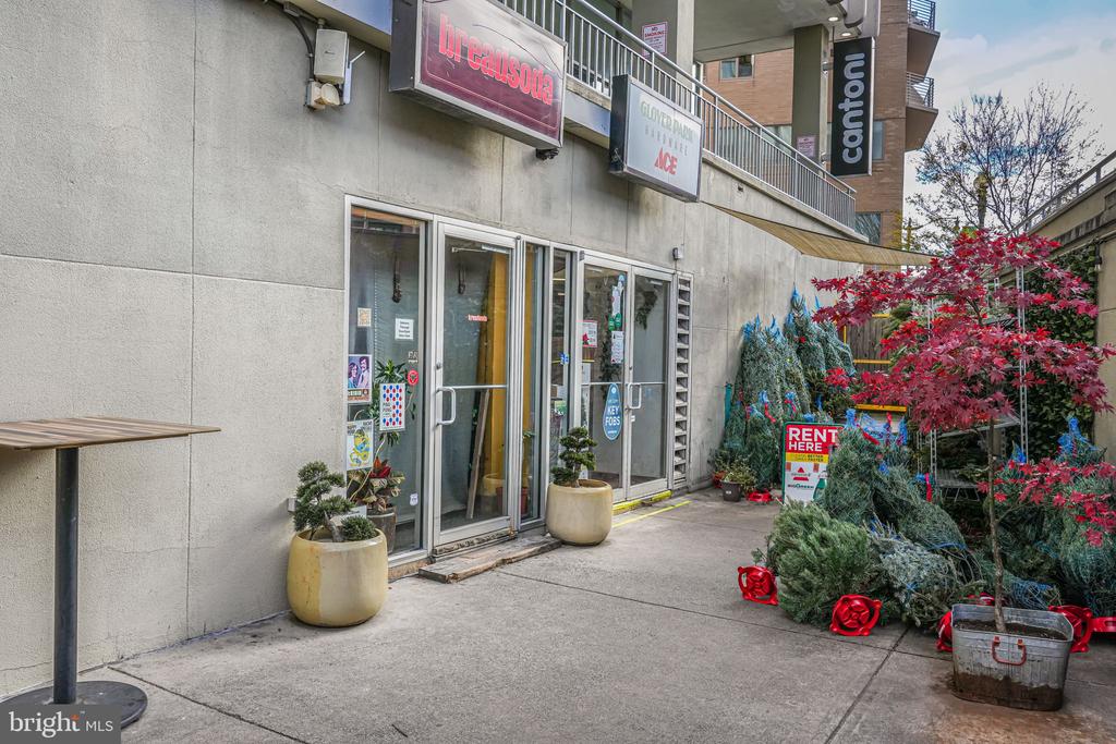 4000 TUNLAW ROAD NW Unit: 811