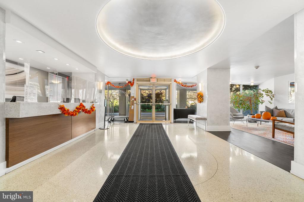 4000 TUNLAW ROAD NW Unit: 811