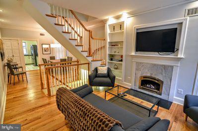 1029 30TH STREET NW