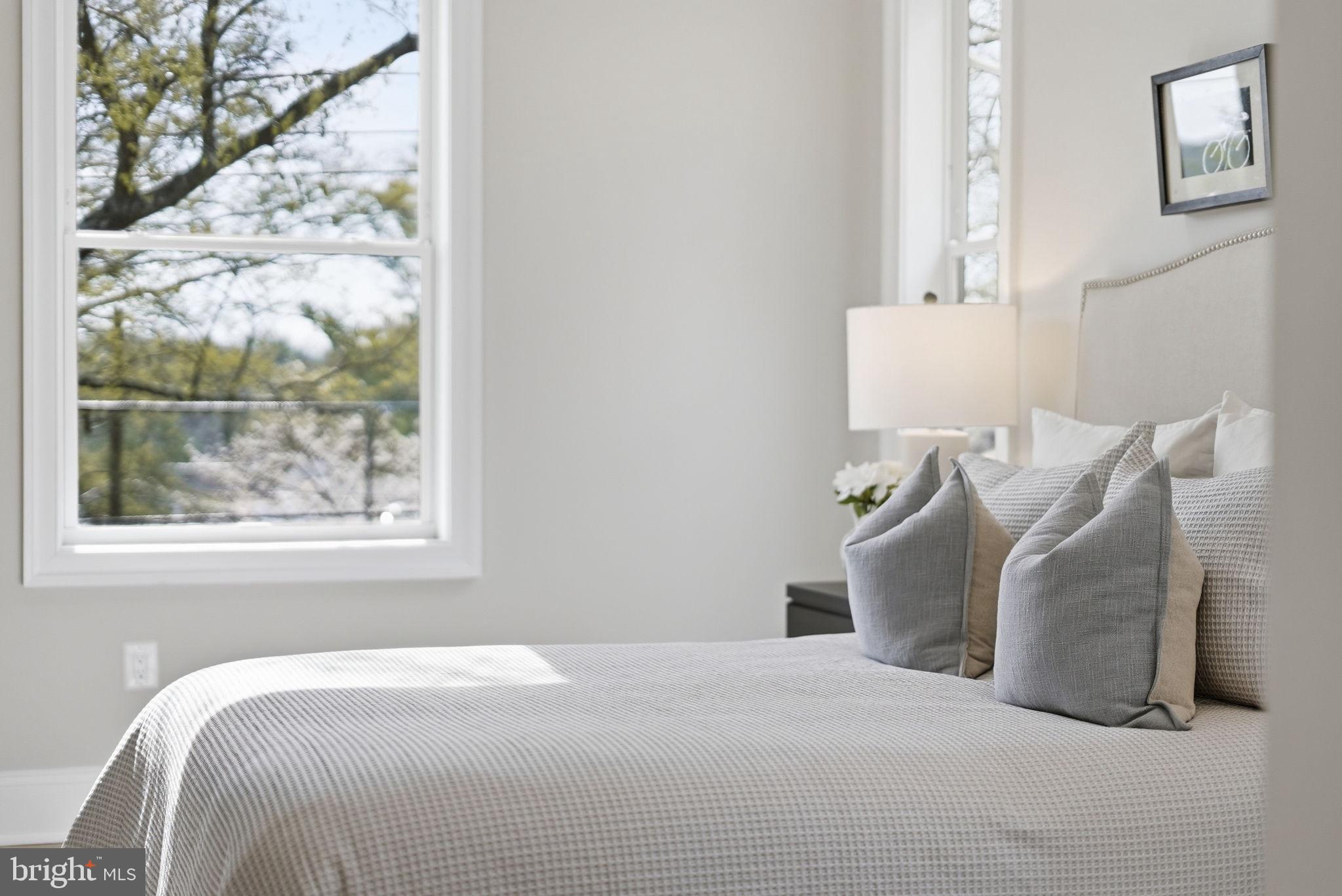 5047 MACARTHUR BOULEVARD NW