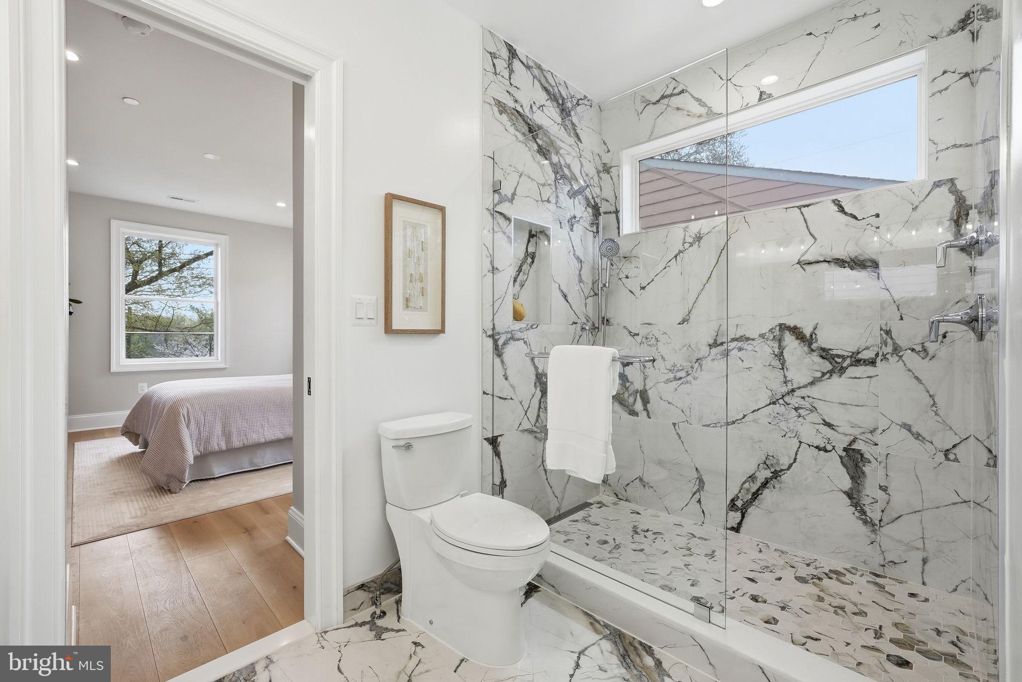 5047 MACARTHUR BOULEVARD NW