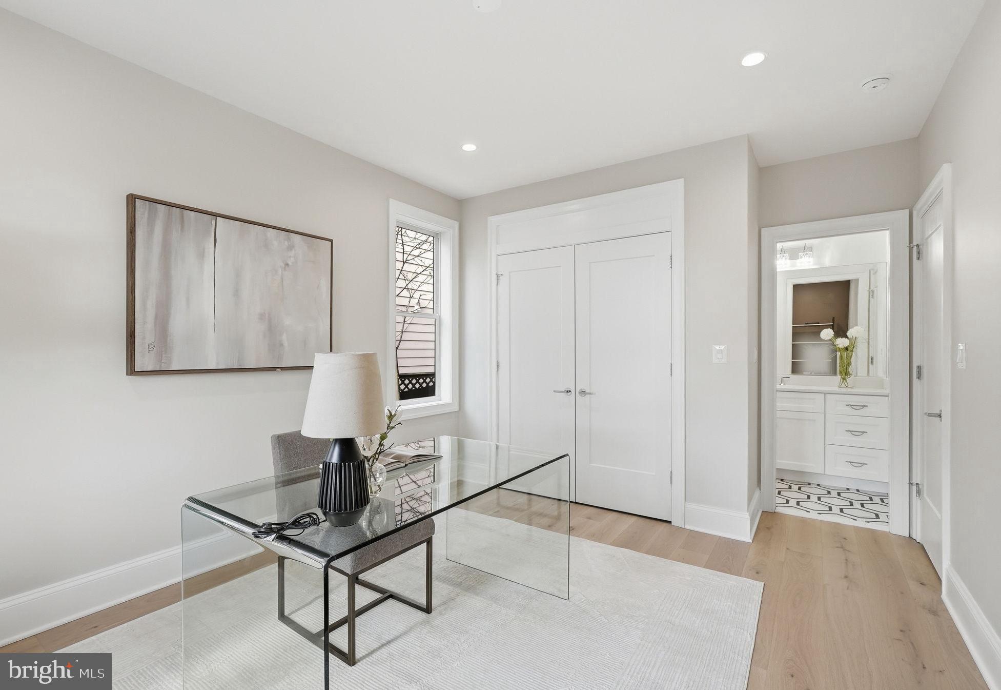 5047 MACARTHUR BOULEVARD NW