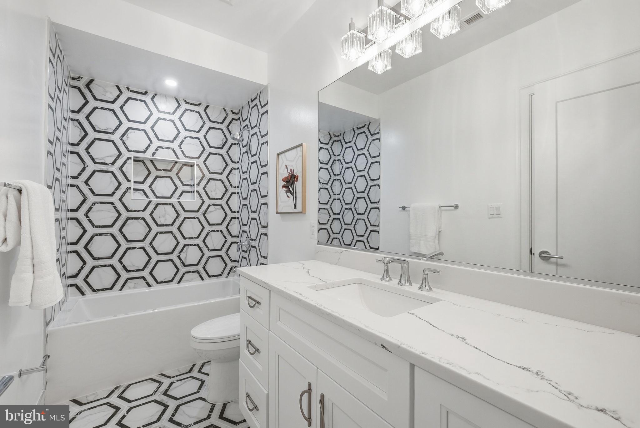 5047 MACARTHUR BOULEVARD NW