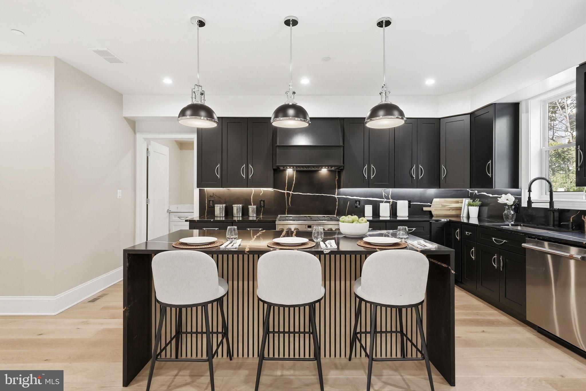 5047 MACARTHUR BOULEVARD NW