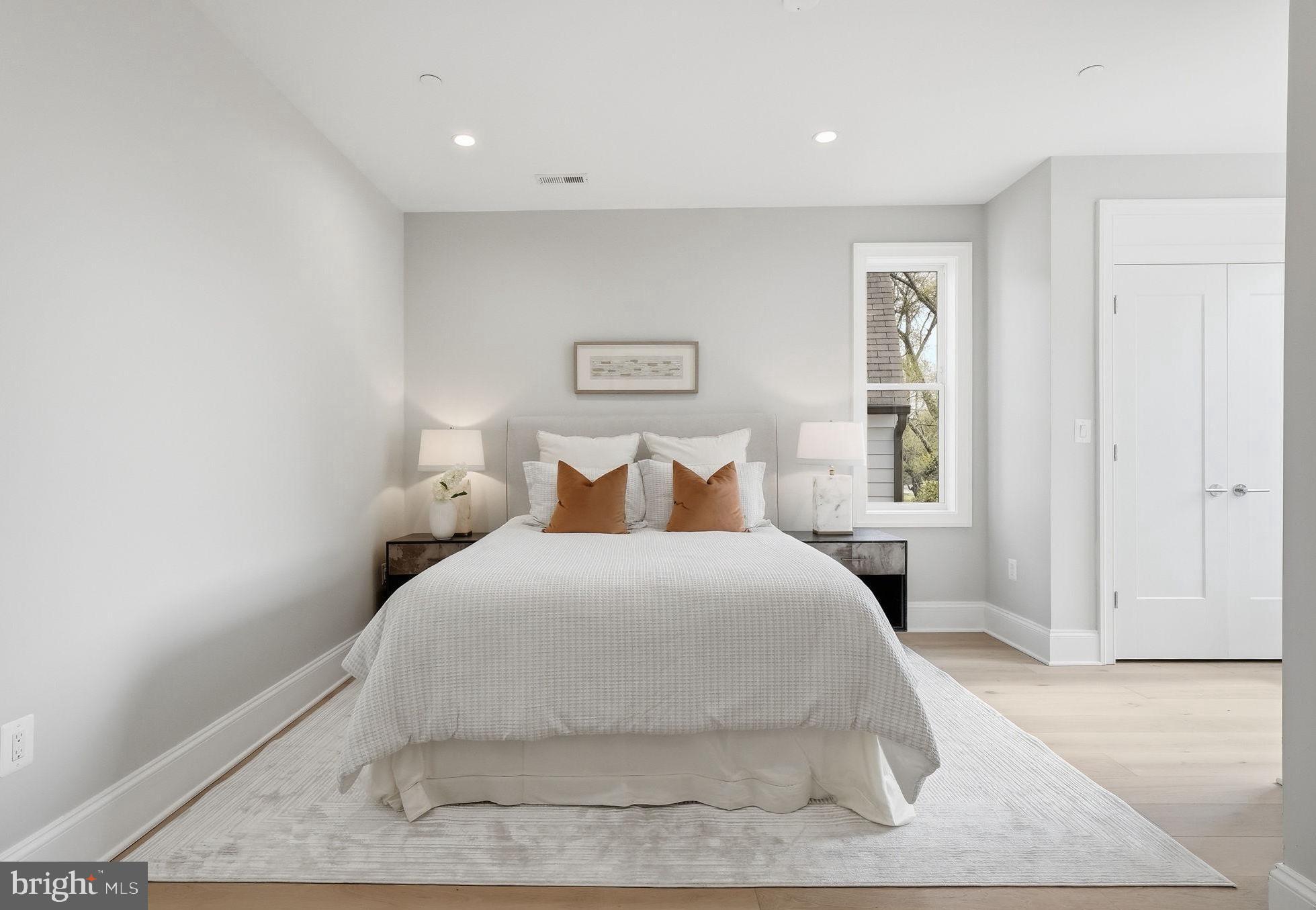 5047 MACARTHUR BOULEVARD NW