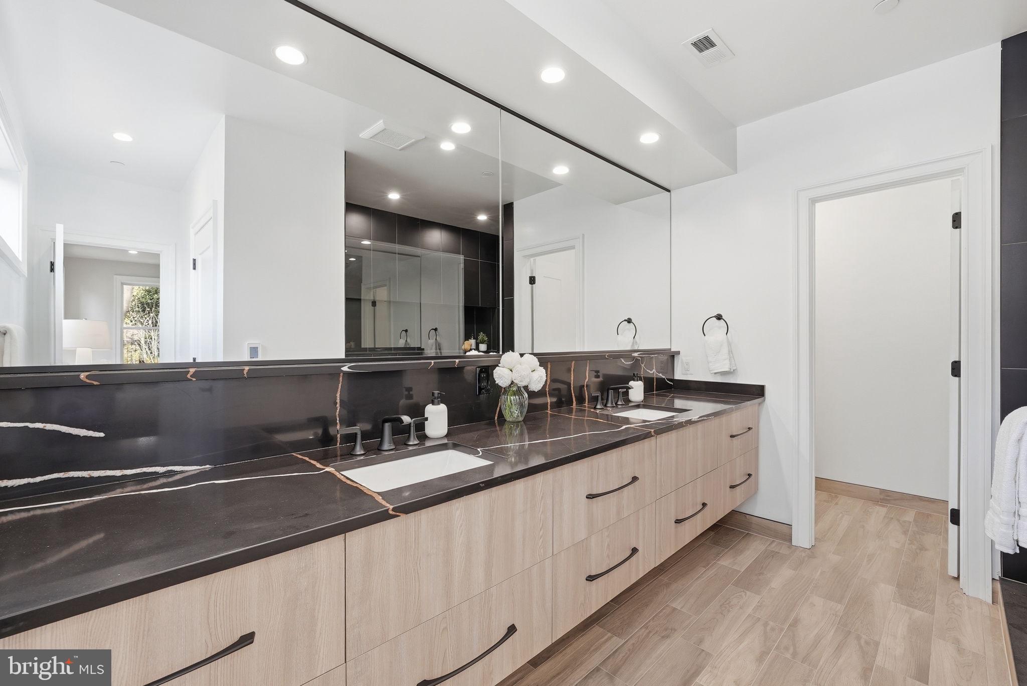 5047 MACARTHUR BOULEVARD NW