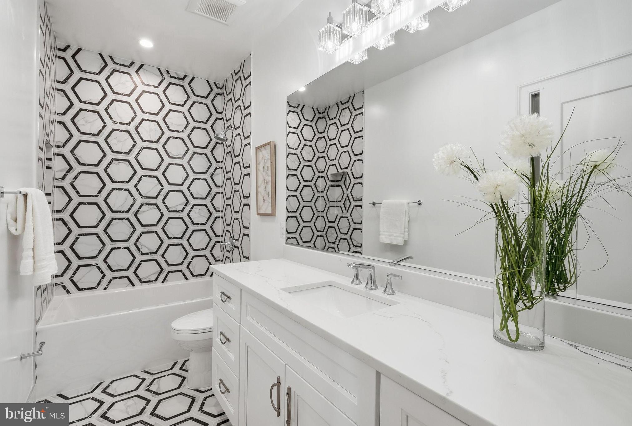 5047 MACARTHUR BOULEVARD NW