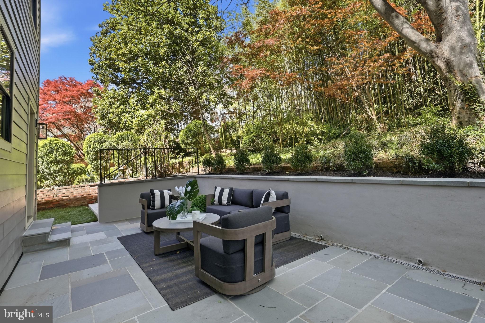 5047 MACARTHUR BOULEVARD NW