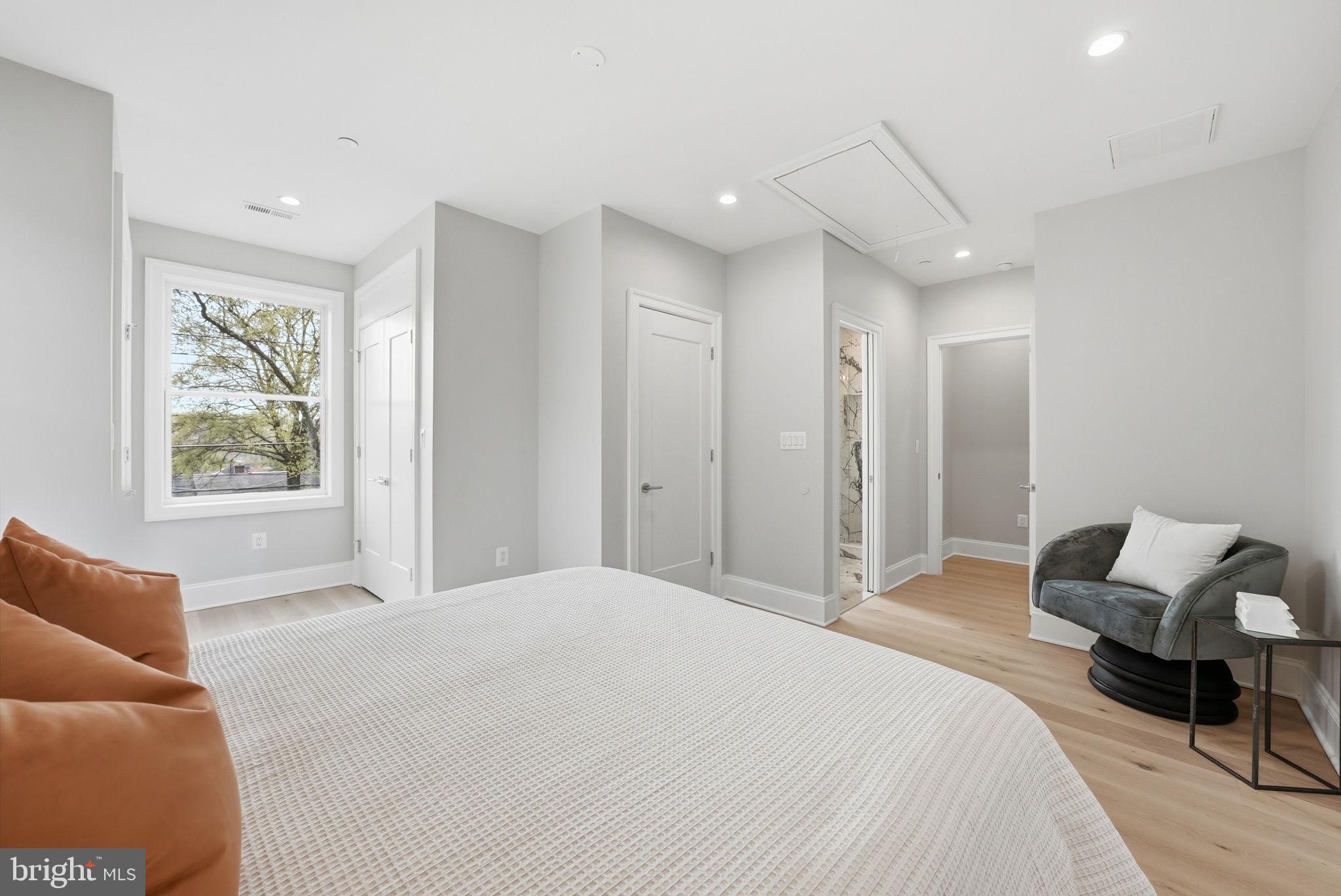 5047 MACARTHUR BOULEVARD NW