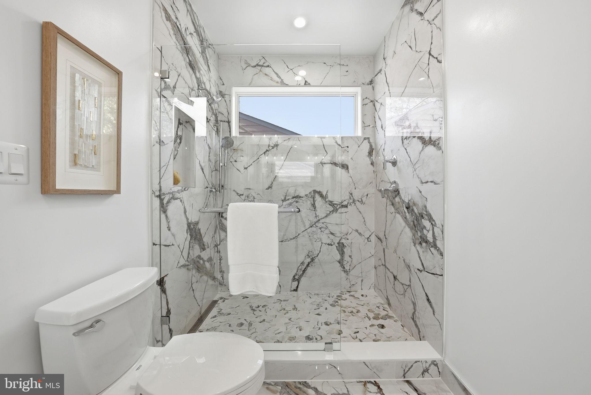 5047 MACARTHUR BOULEVARD NW