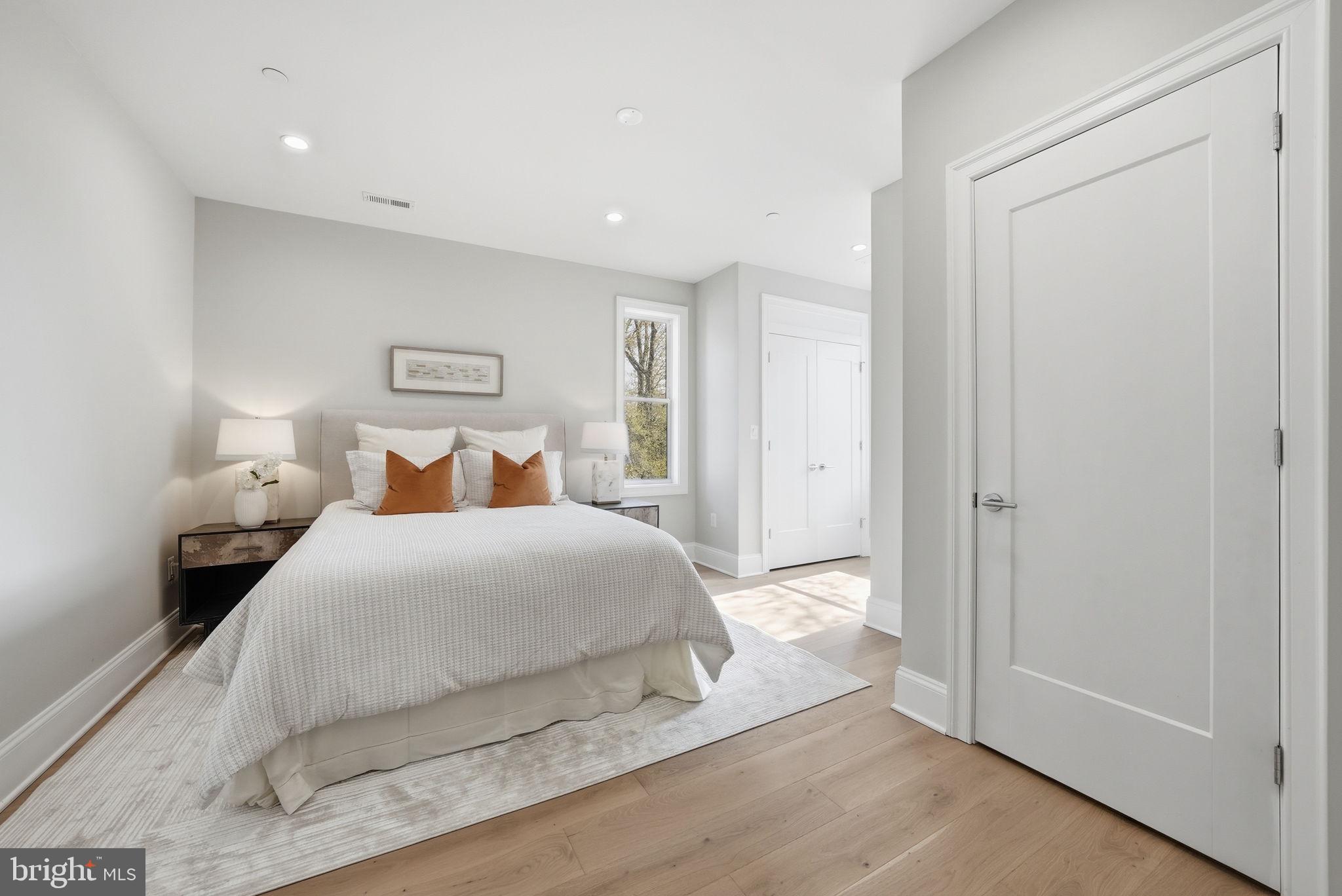 5047 MACARTHUR BOULEVARD NW