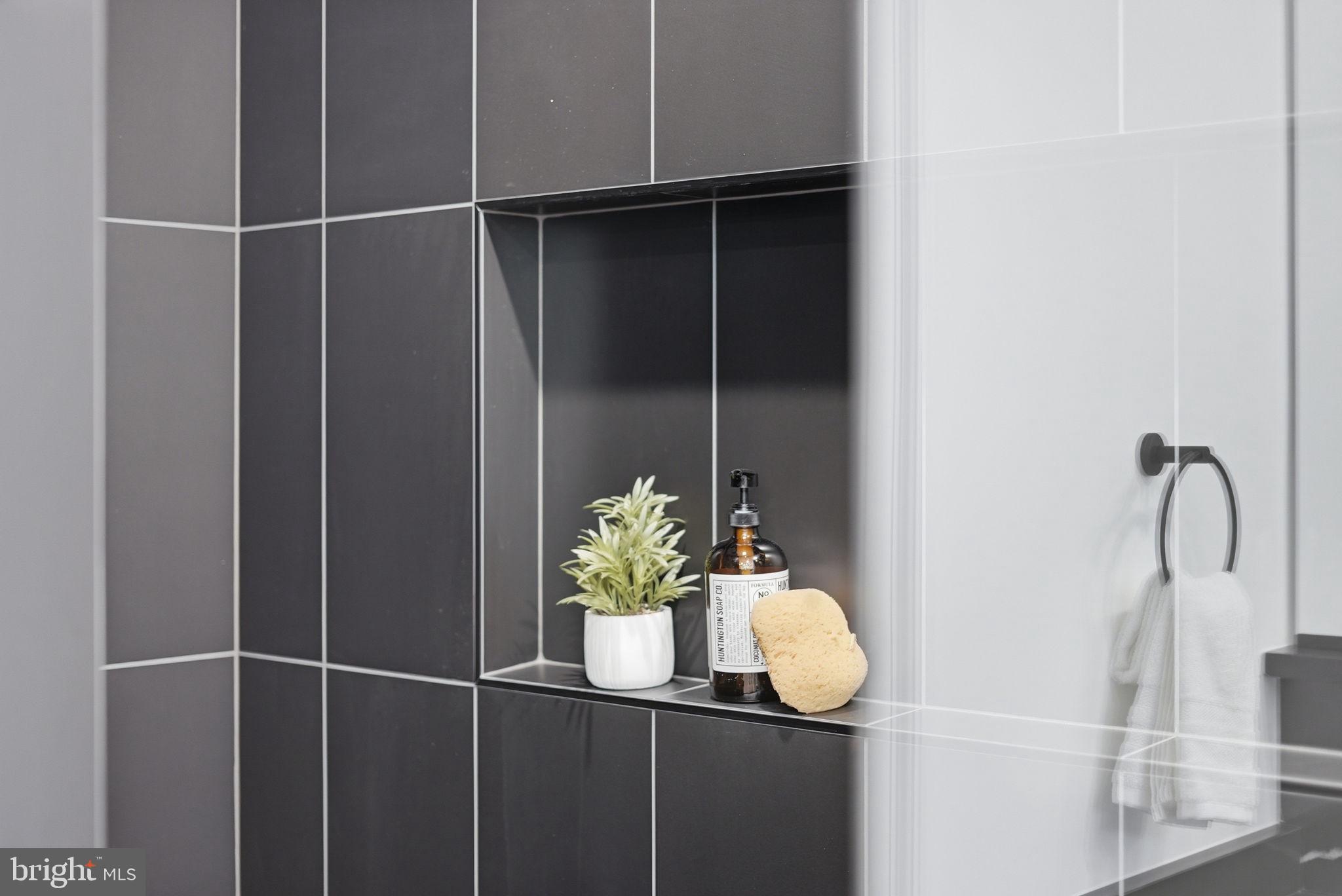 5047 MACARTHUR BOULEVARD NW