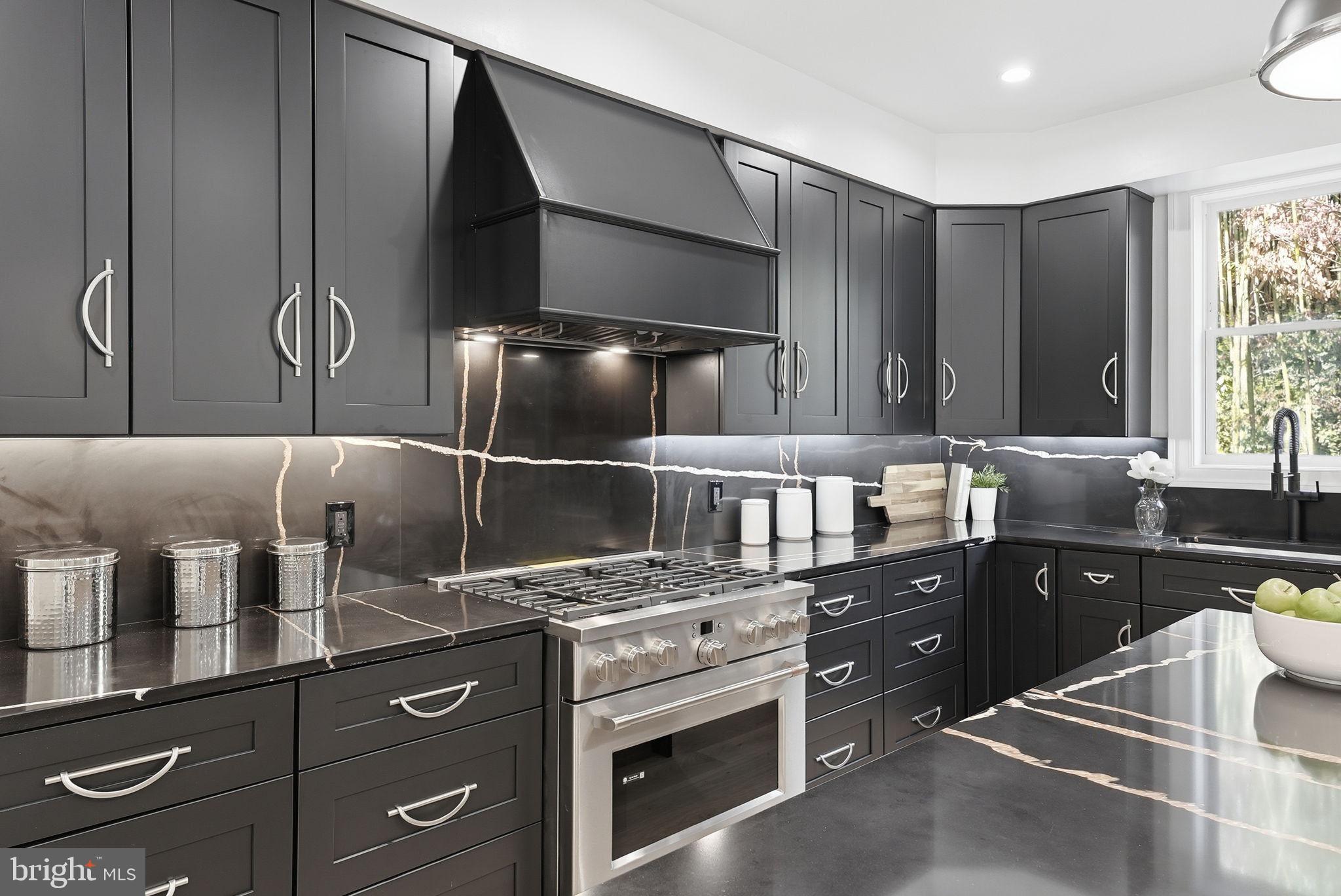 5047 MACARTHUR BOULEVARD NW