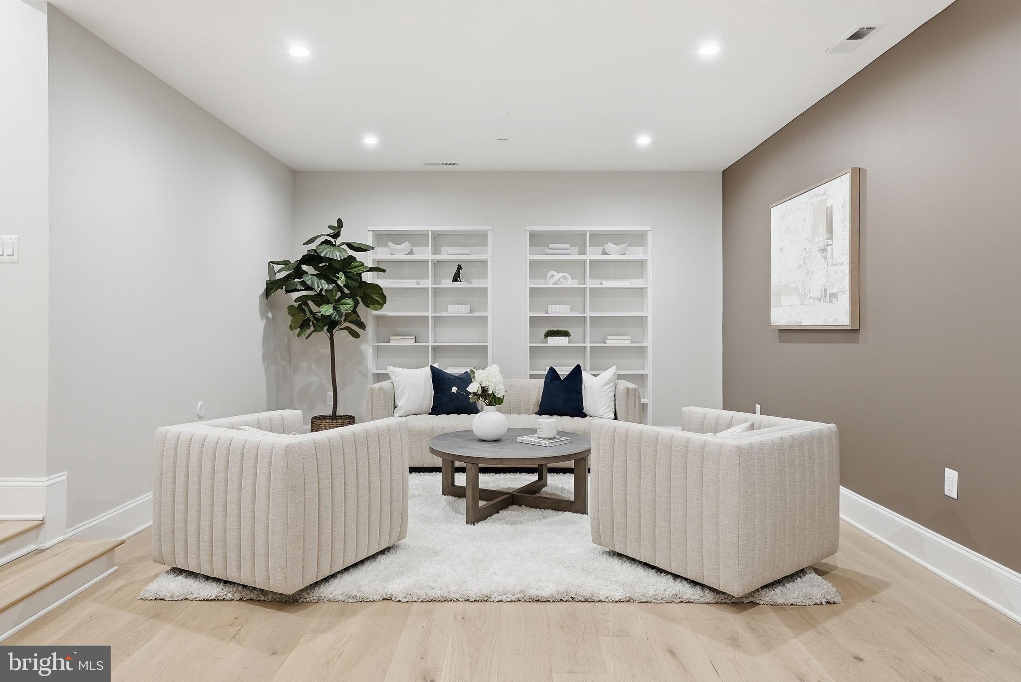 5047 MACARTHUR BOULEVARD NW