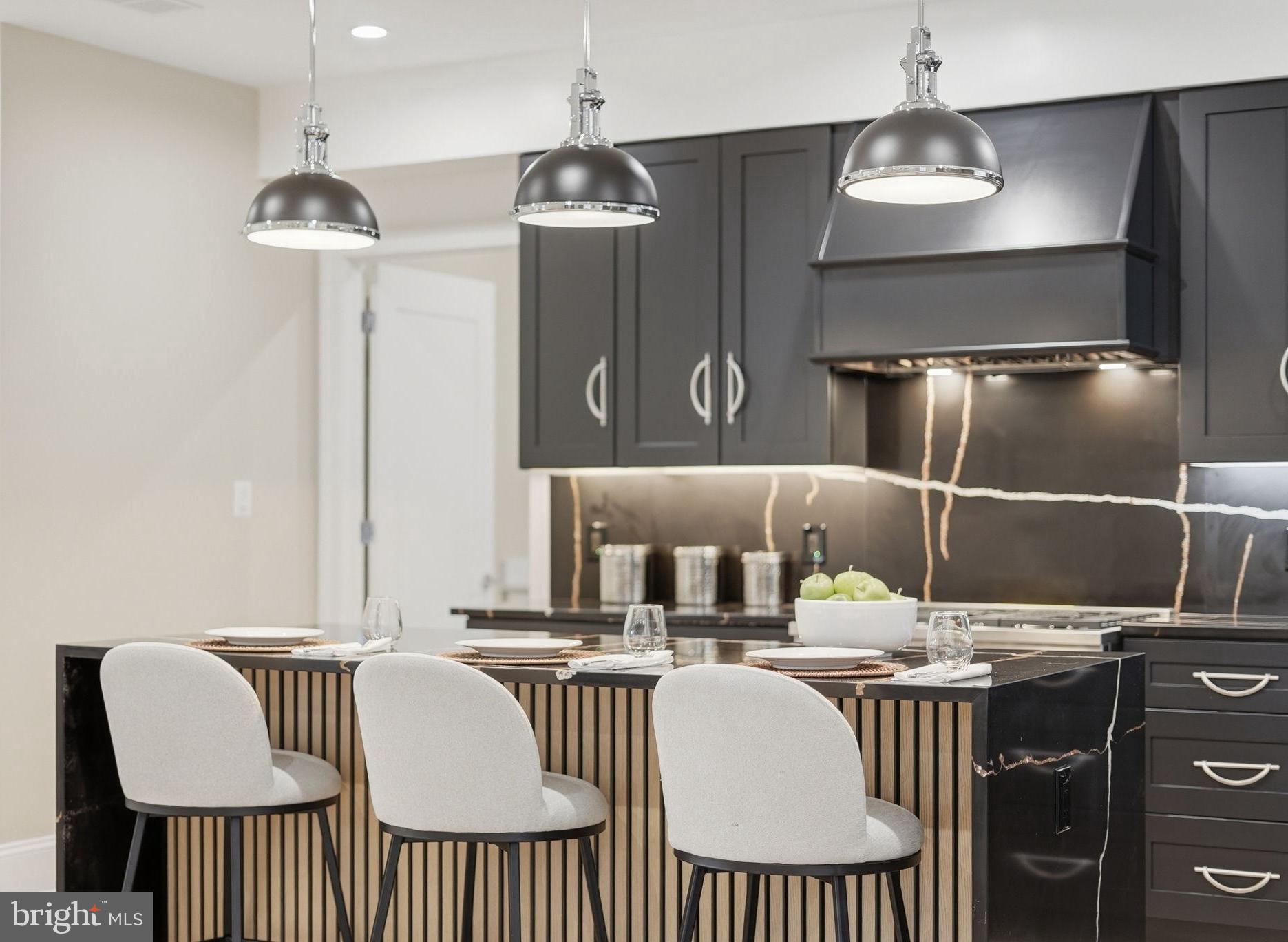 5047 MACARTHUR BOULEVARD NW