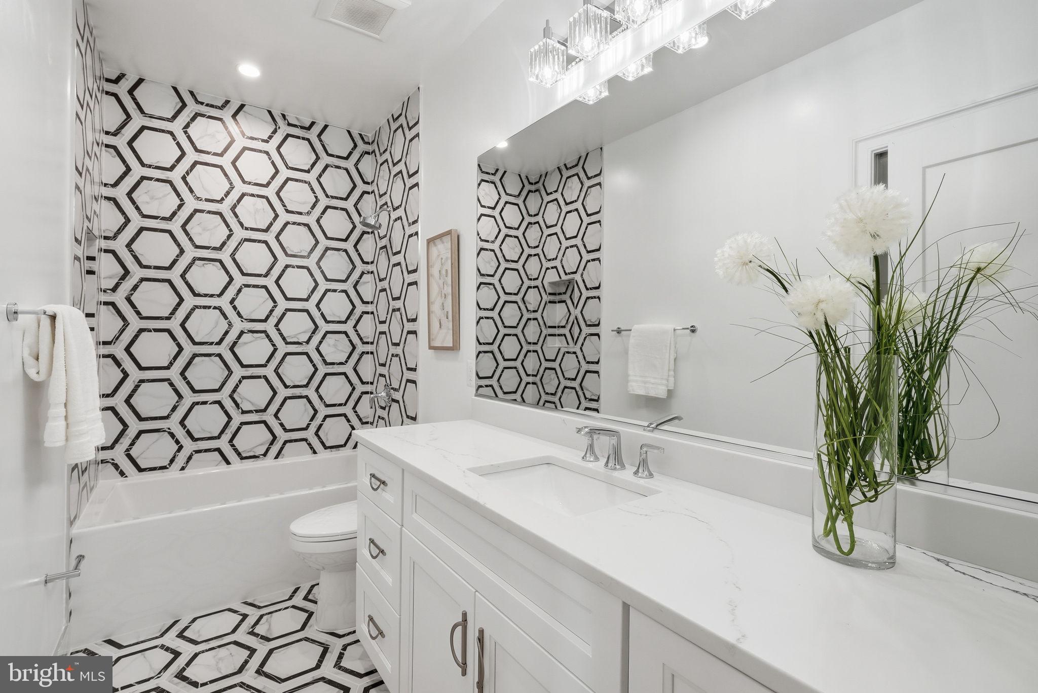 5047 MACARTHUR BOULEVARD NW