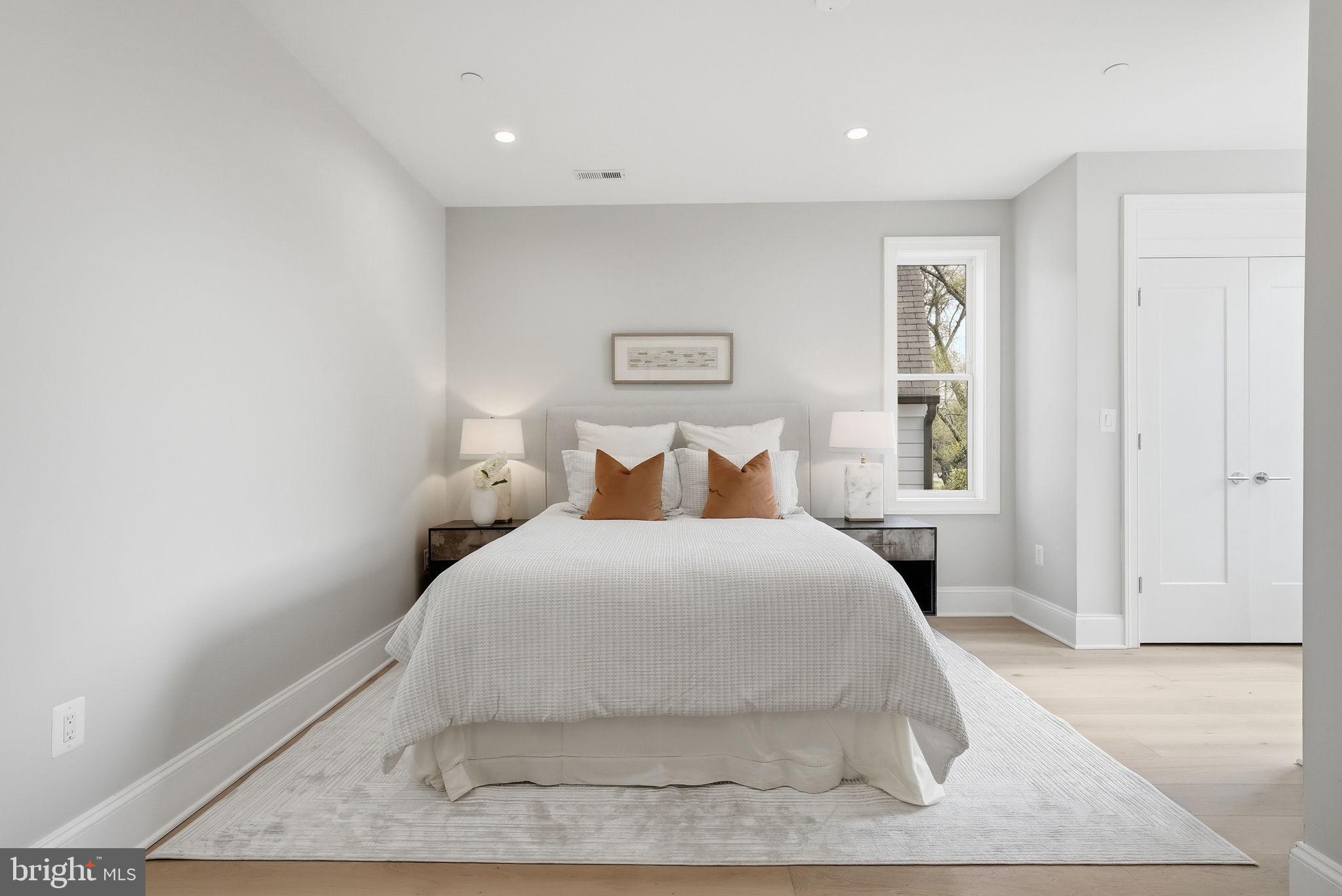 5047 MACARTHUR BOULEVARD NW