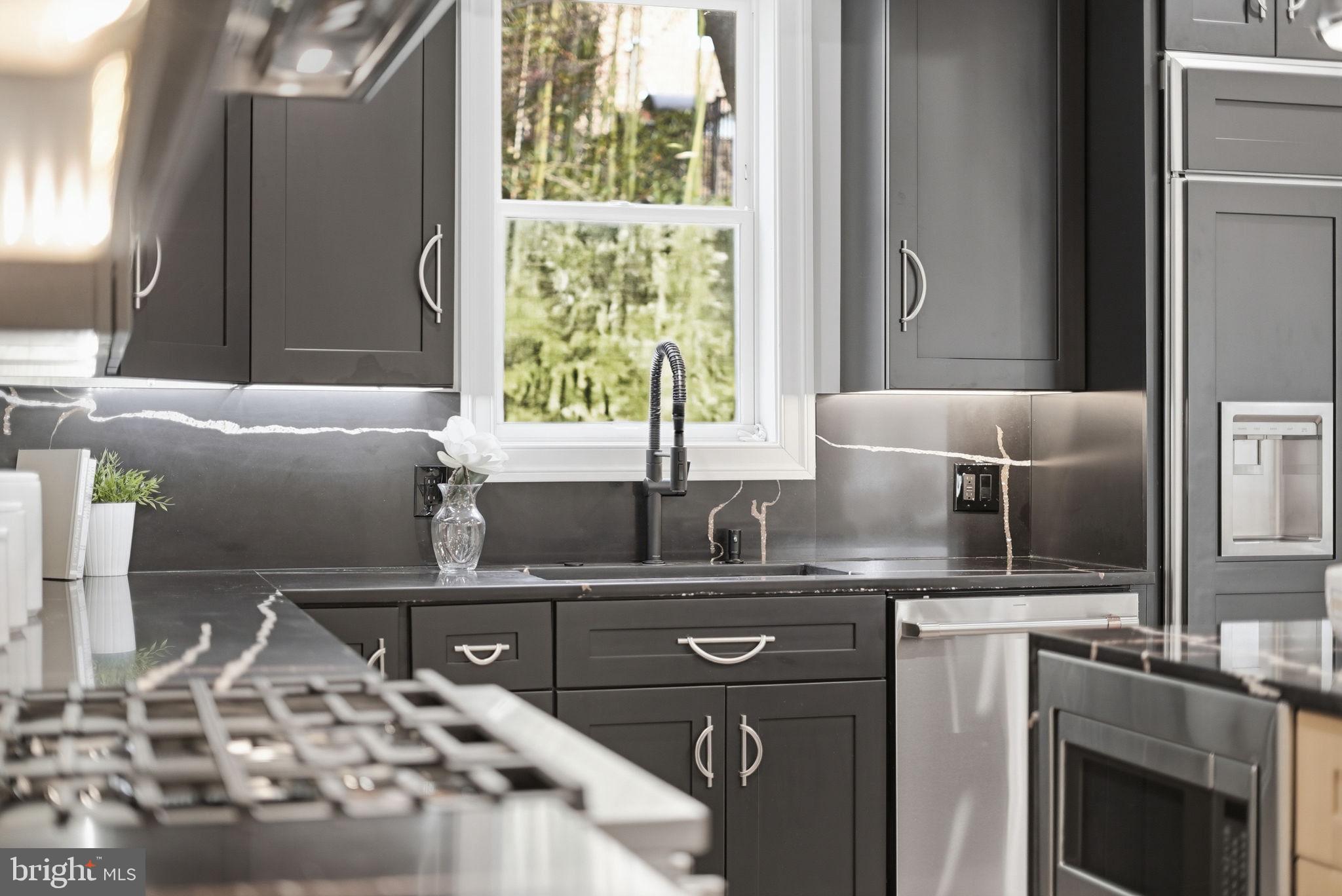 5047 MACARTHUR BOULEVARD NW