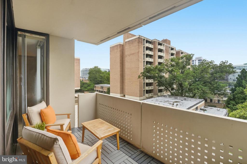 1245 4TH STREET SW Unit: E301