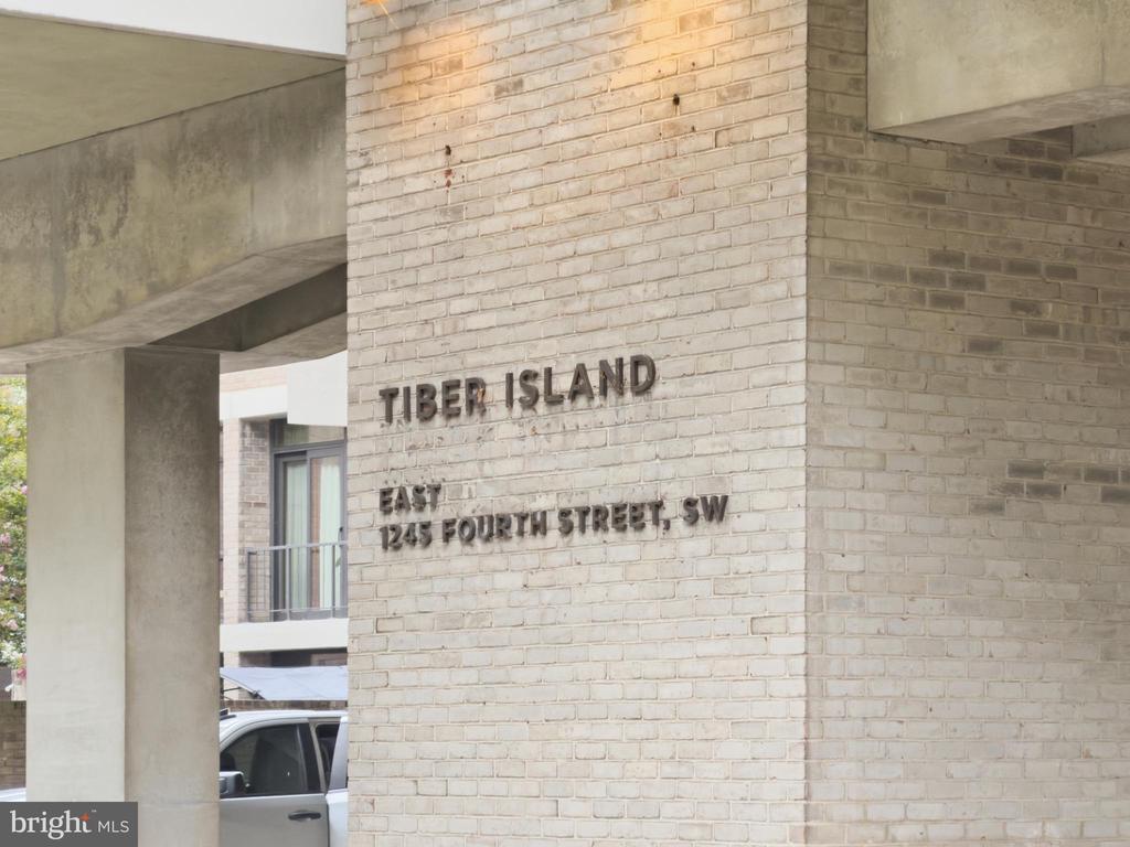 1245 4TH STREET SW Unit: E301