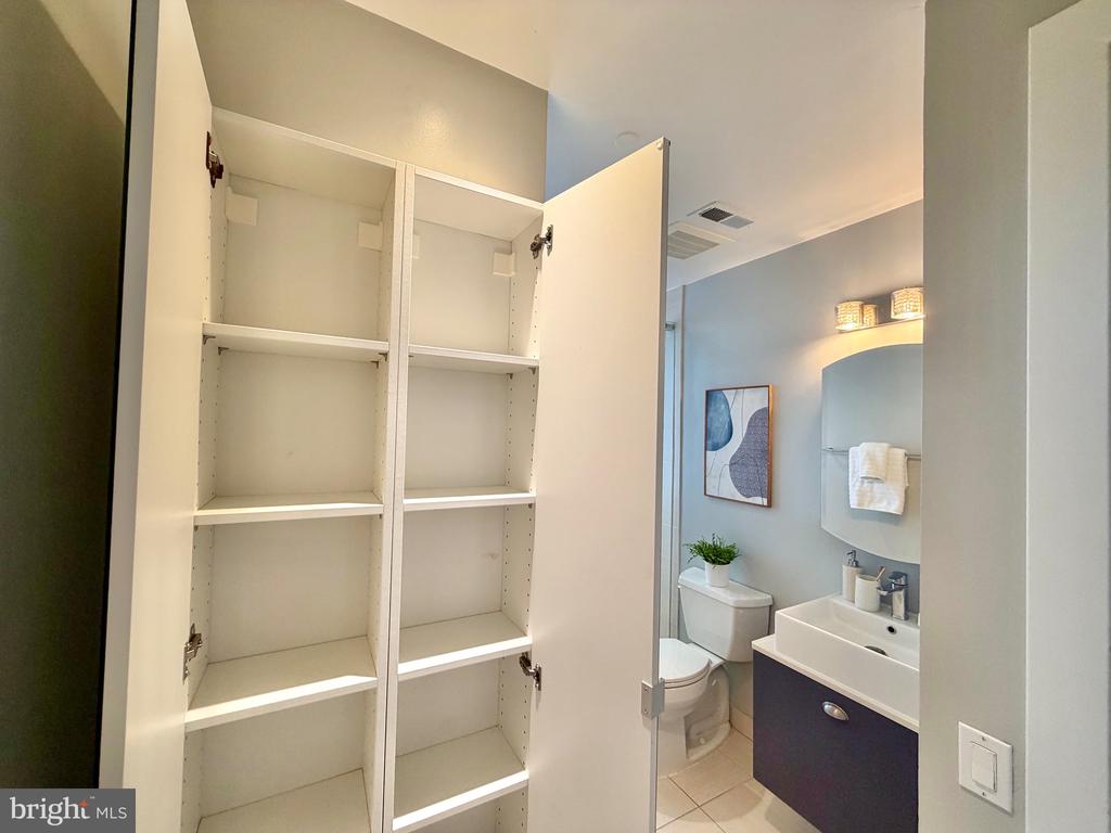 2426 ONTARIO ROAD NW Unit: 401
