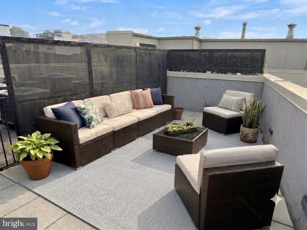 2426 ONTARIO ROAD NW Unit: 401