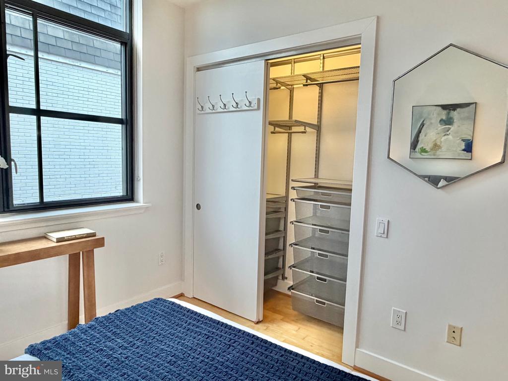 2426 ONTARIO ROAD NW Unit: 401