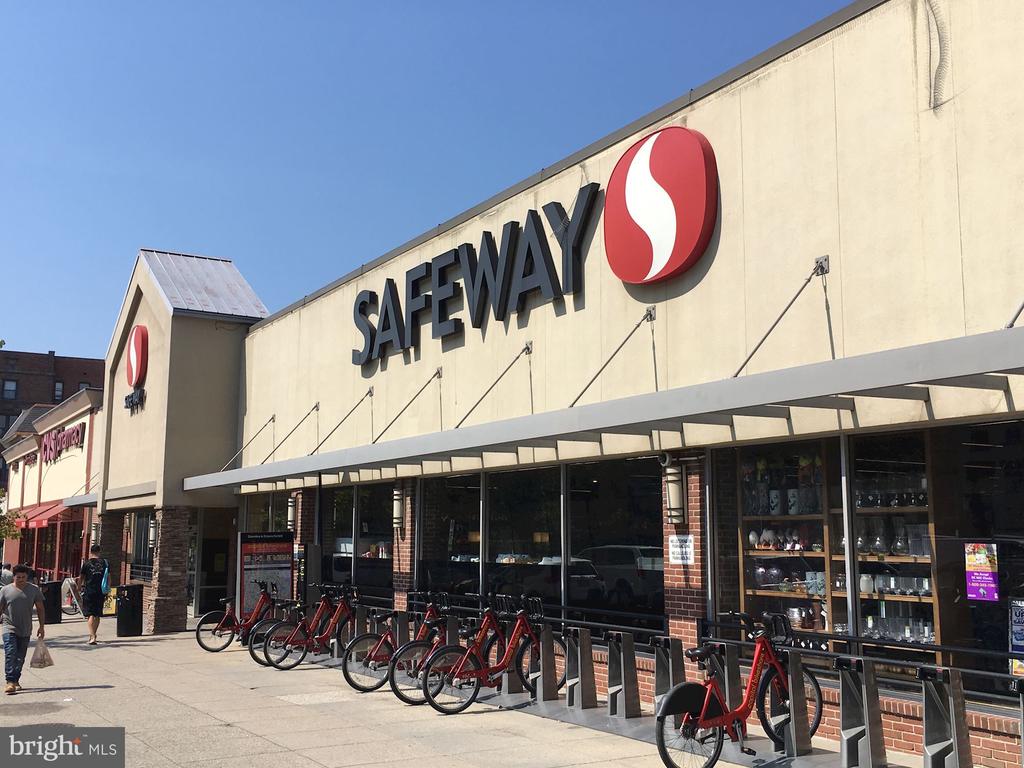 2426 ONTARIO ROAD NW Unit: 401