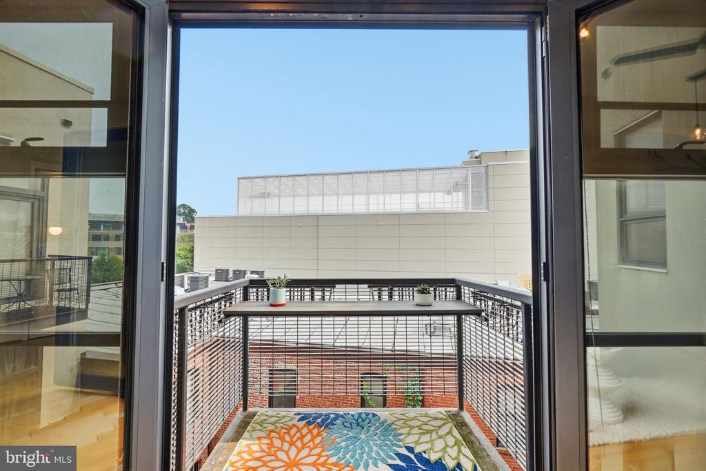 2426 ONTARIO ROAD NW Unit: 401