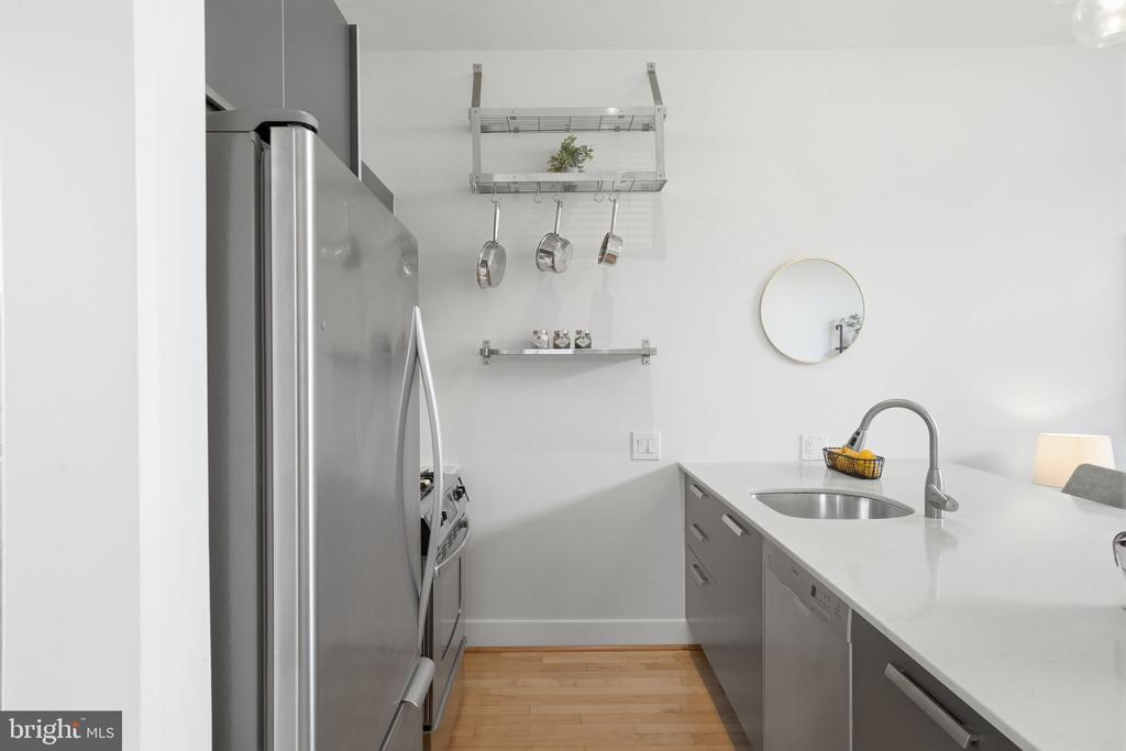 2426 ONTARIO ROAD NW Unit: 401
