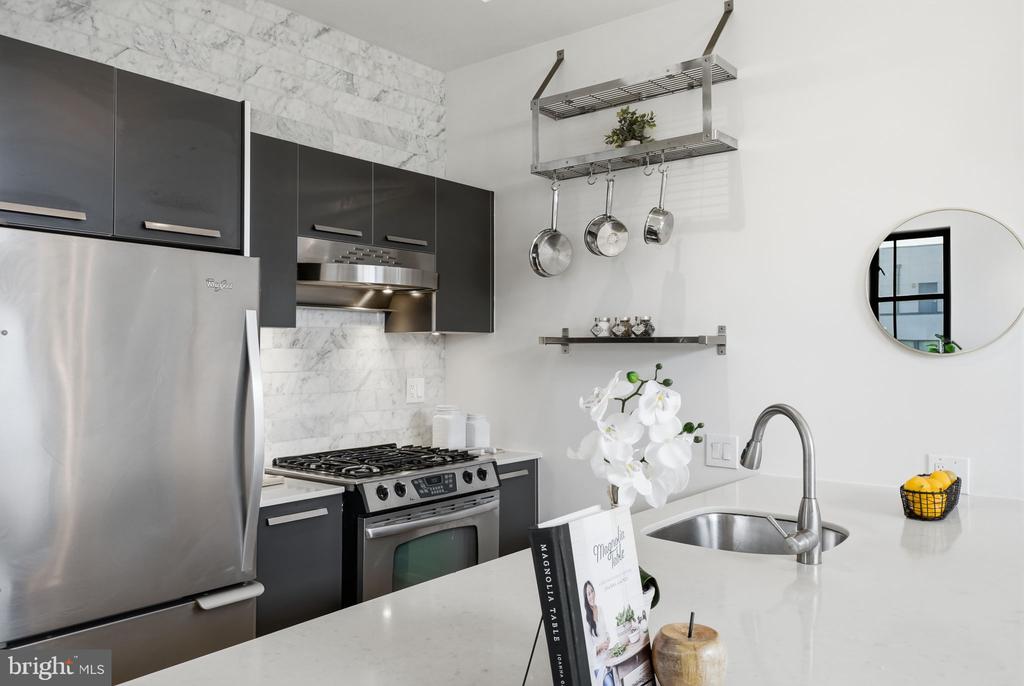 2426 ONTARIO ROAD NW Unit: 401