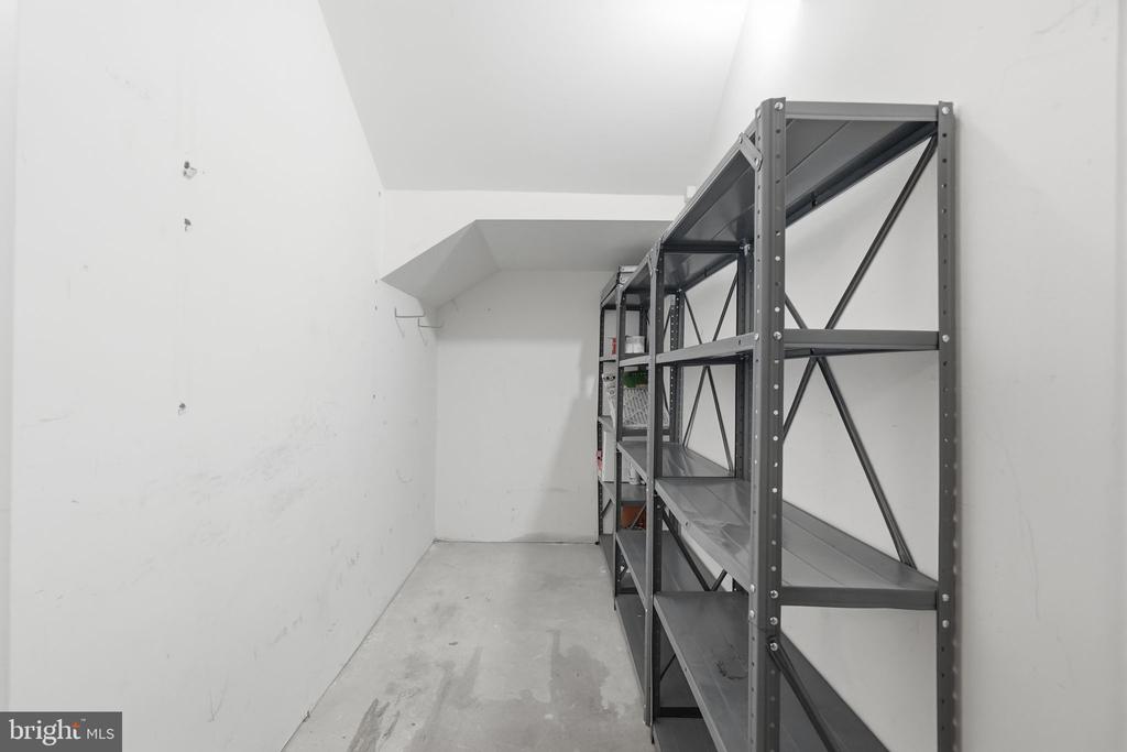 2426 ONTARIO ROAD NW Unit: 401