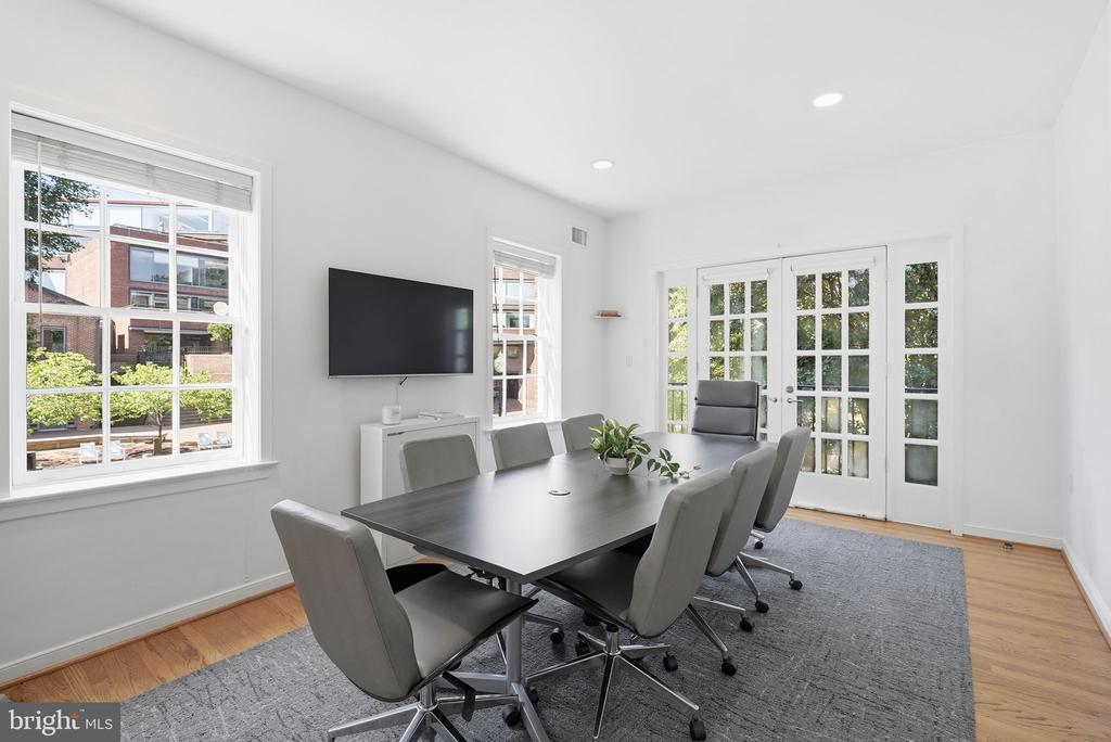 1058 30TH NW