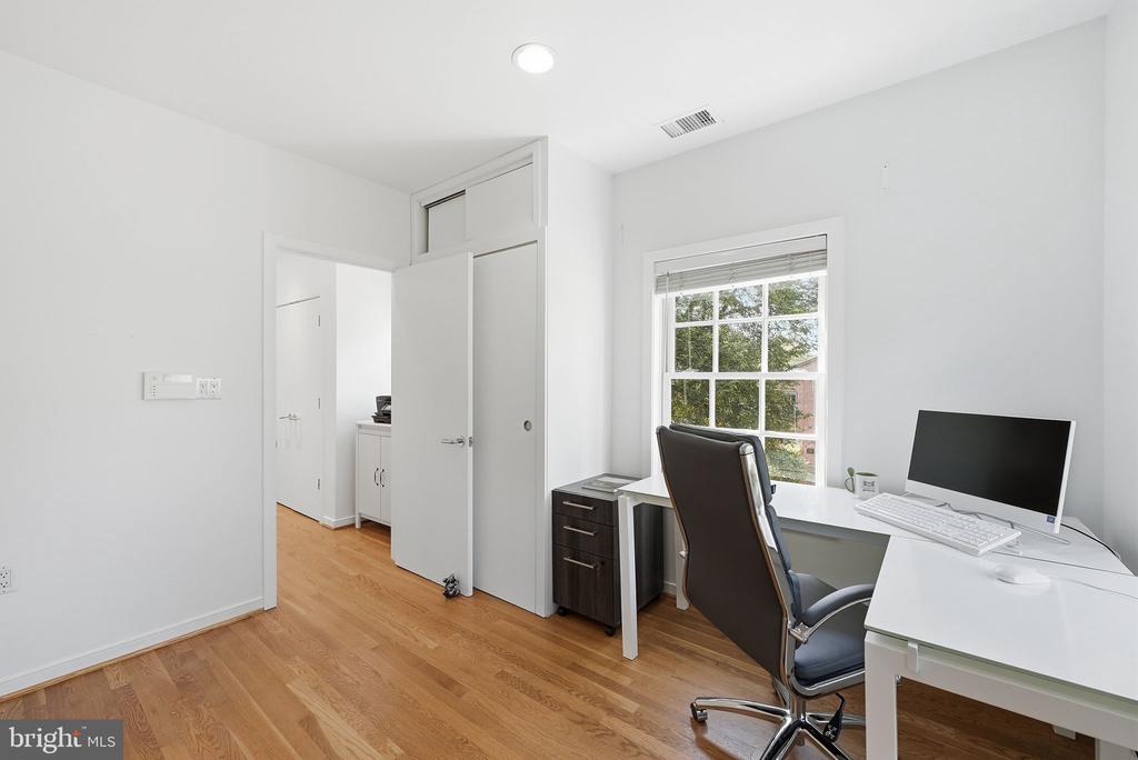1058 30TH NW
