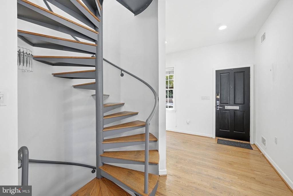 1058 30TH NW