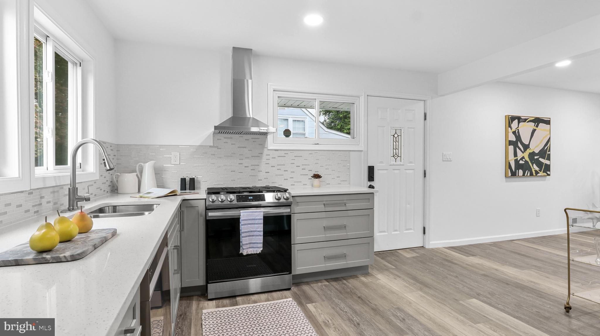 1707 GRANDIN AVENUE