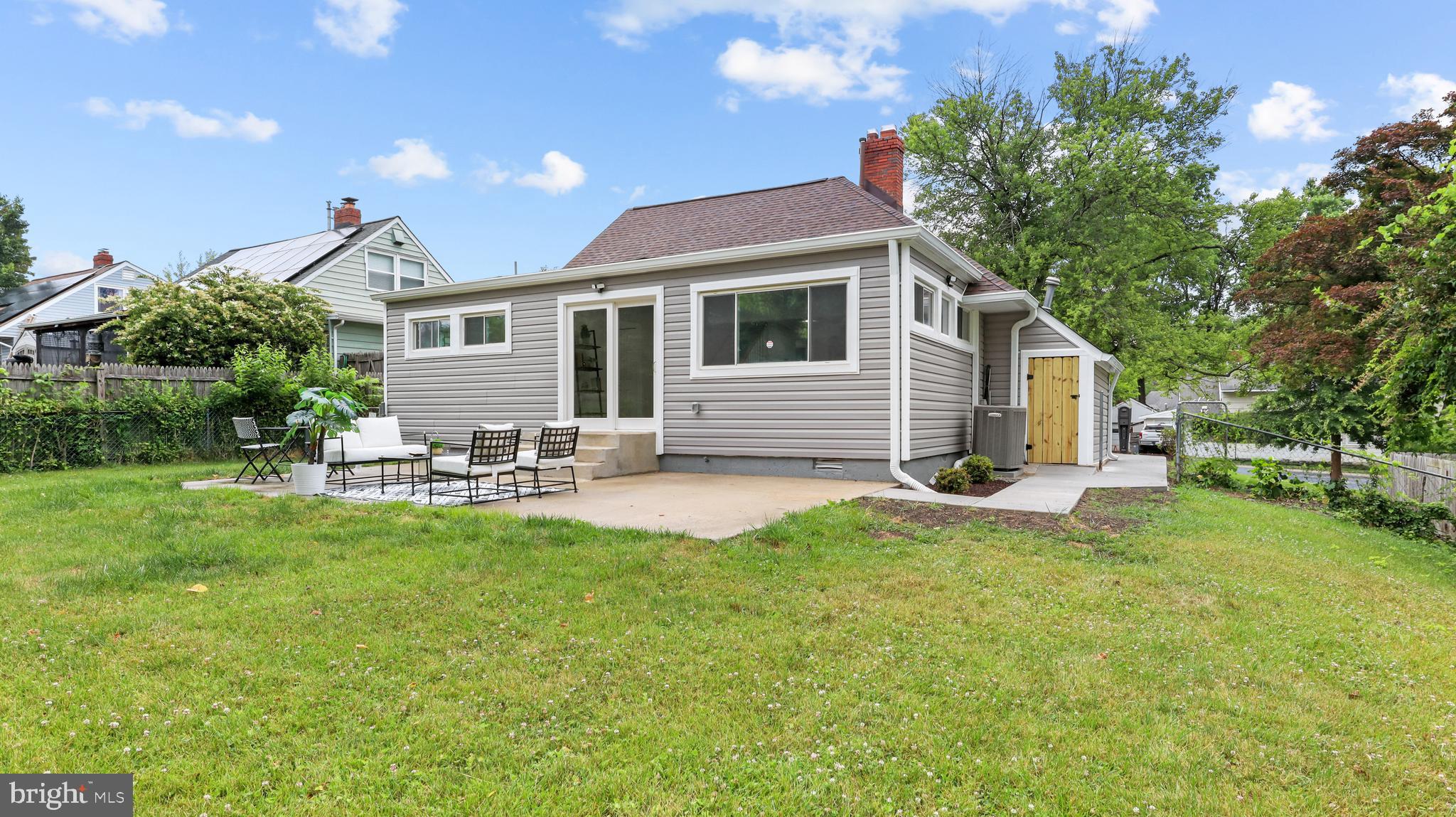 1707 GRANDIN AVENUE