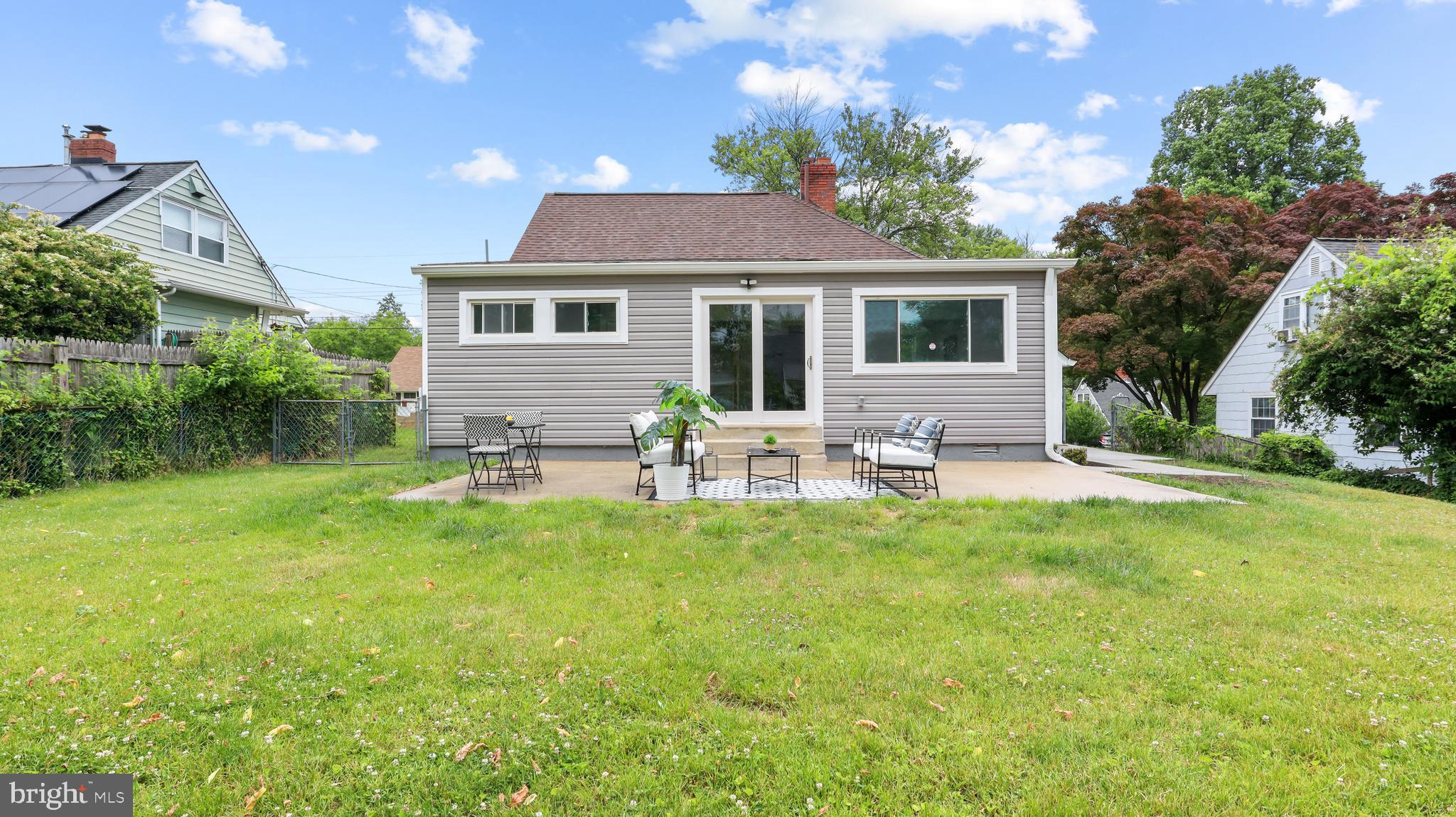 1707 GRANDIN AVENUE
