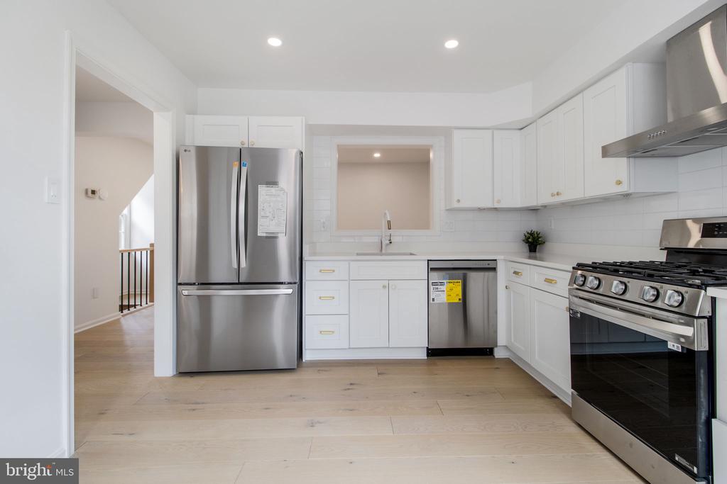 9049 OTTAWA PLACE