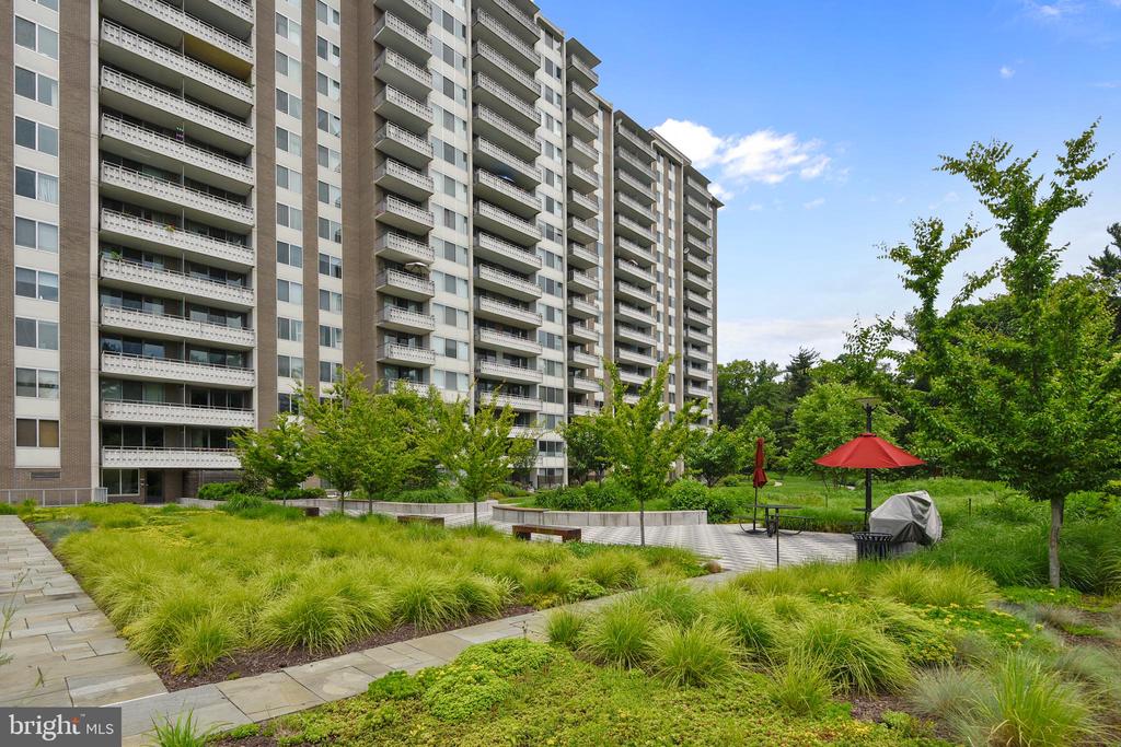 5101 RIVER ROAD Unit: 1711