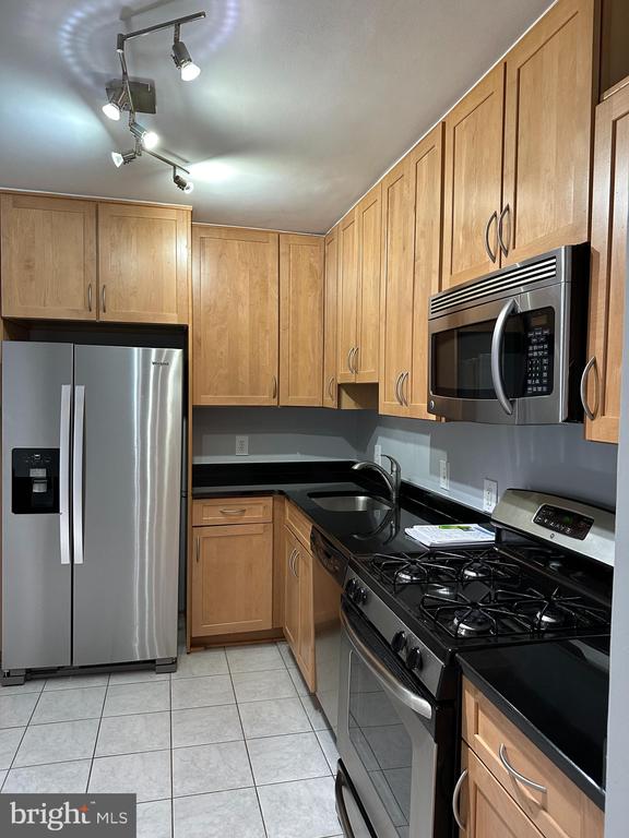 5101 RIVER ROAD Unit: 1711